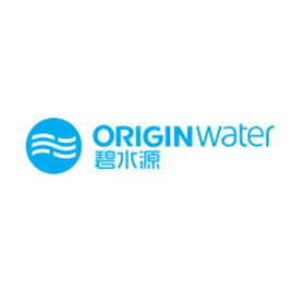 碧水源创办于2001年，致力解决中国“水脏、水少、饮水不安全”三大问题，并为城市生态环境建设提供整体解决方案。2010年在深交所创业板挂牌上市，是创业板上市公司龙头股之一。现已发展成为一家集膜材料研发、膜设备制造、膜工艺应用于一体的中国高科技环保企业，拥有中美两国院士工作站和国家工程技术中心。截止目前，碧水源两次获得国家科学技术进步奖二等奖、教育部科学技术进步奖一等奖。 在净水领域，碧水源自主研发SF PRO+电荷筛选纳滤技术，既可将水中细菌、病毒、有机污染物、重金属等有害物质去除，又可保留对人体有益的钾、钠、钙、镁等矿物质，出水水质符合《健康直饮水水质标准》（T/BJWA 001-2021），不只保障饮水安全，更注重饮水健康。净水产品为中国航天、APEC峰会、“一带一路”国际高峰论坛提供健康直饮水服务。