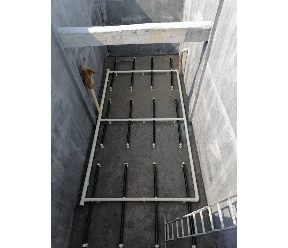 江苏艾勤环保科技有限公司（以下简称“艾勤科技”）是国内知名的曝气器和水处理填料的生产厂家。公司地址位于风景秀丽的太湖之滨、中国的环保之乡——宜兴市凯旋路18号。公司注册资金为1000万元，拥有三千多平方米的自动化生产研发车间。