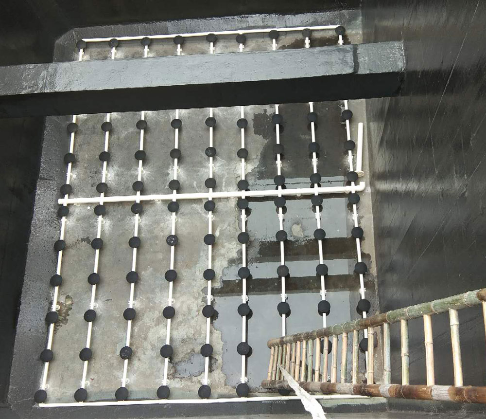 江苏艾勤环保科技有限公司（以下简称“艾勤科技”）是国内知名的曝气器和水处理填料的生产厂家。公司地址位于风景秀丽的太湖之滨、中国的环保之乡——宜兴市凯旋路18号。公司注册资金为1000万元，拥有三千多平方米的自动化生产研发车间。