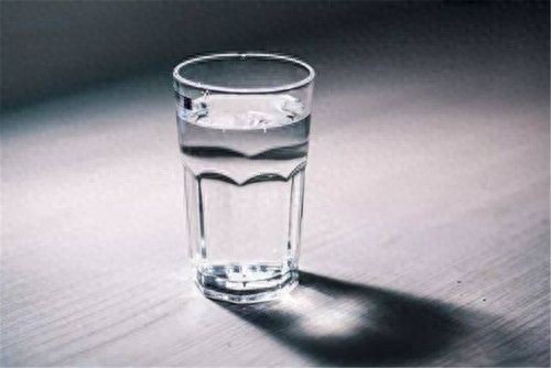 水质问题引发的健康危机，商用净水器是企业的救星