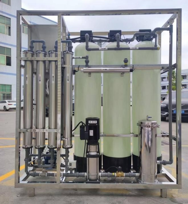 2025年中国饮用纯净水行业发展现状及趋势分析，呈现出一超多强的竞争格局