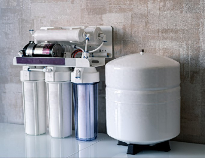 中国净水设备网——救命！买错净水器 = 喝毒水？这 3 个坑 90% 人都不知道…