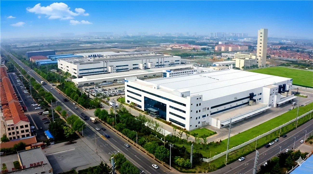 中国净水设备网——探访全球首座净水灯塔工厂：AI全链赋能，让工厂会“思考”